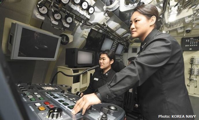 韓国海軍初の女性潜水艦乗組員が9人誕生…日米などに続いて14番目！
