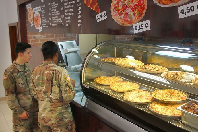 イスラエルのイラン攻撃、「ピザメーター理論」に合致か…米国防総省周辺のピザ店が忙しくなると軍事行動！