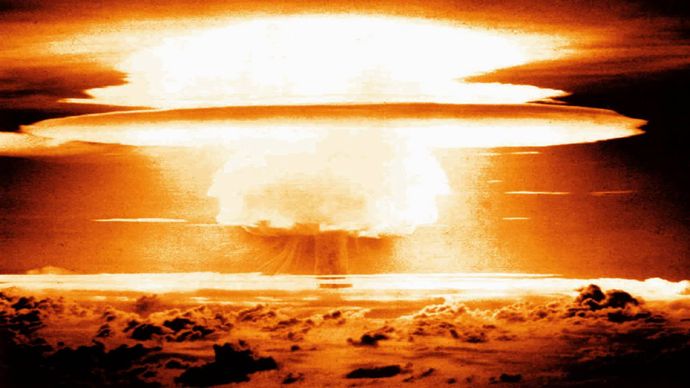 水素爆弾の開発者がモスクワ市内のアパートで遺体で発見される…自殺として当局が捜査！