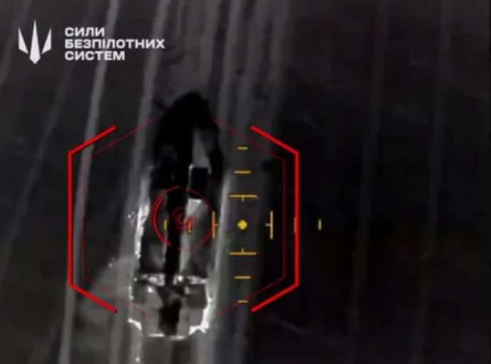 ウクライナの知られざる英雄「夜間爆撃ドローン」…数千機の陰の爆撃機群！
