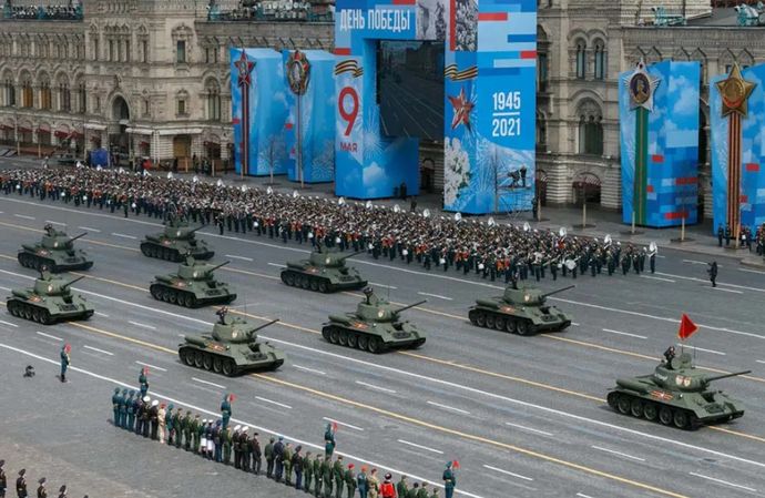 「爆死恐怖」「戦車がない」プーチンが戦勝記念日の軍事パレードを中止した超なさけない事情！