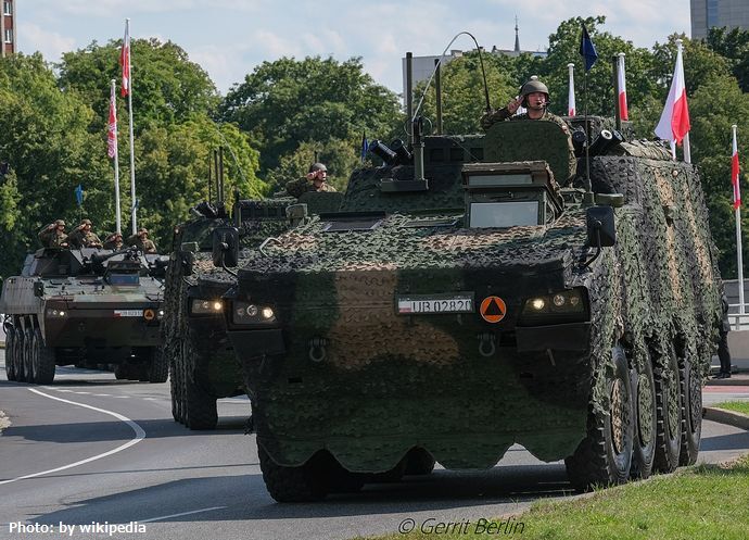 ウクライナ、ポーランド製の軍用多目的装輪装甲車「ロソマク」100両を注文！