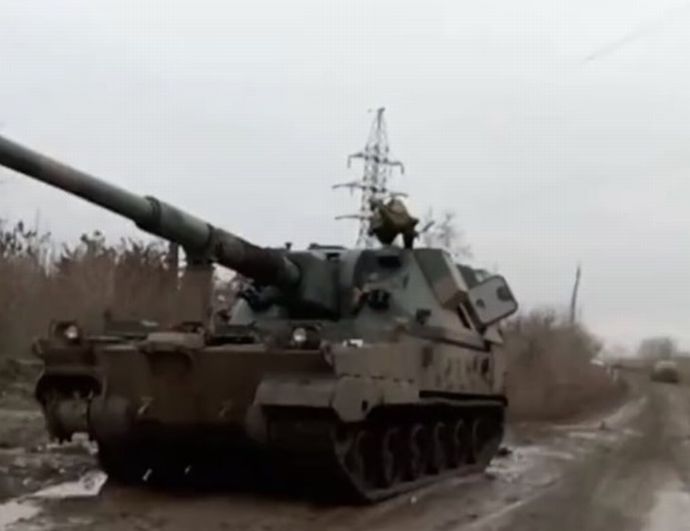 ロシア軍、ウクライナ軍が放棄したKRAB自走砲榴弾砲の画像公開！