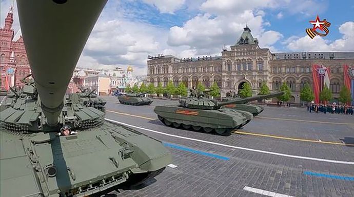 ロシア国防費がウクライナ侵略後初めて減少…エネルギー収入減り財政悪化！