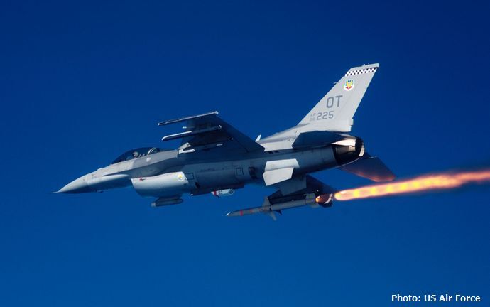 ウクライナ側が押し返そうと思ったらHARM積んだF-16戦闘機は必須じゃないんかね？！