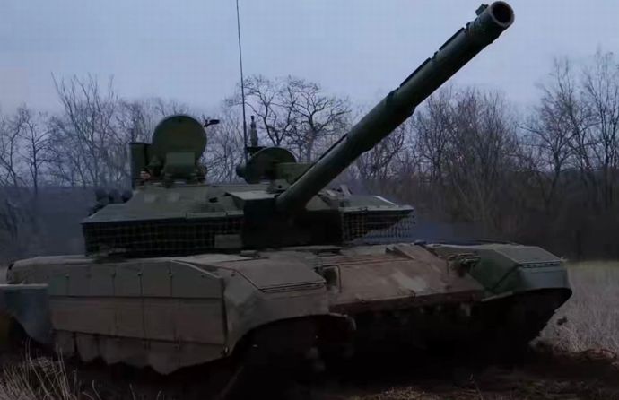 バフムートのロシア傭兵部隊ワグナー、T-90M戦車を運用…榴弾砲として使用も！