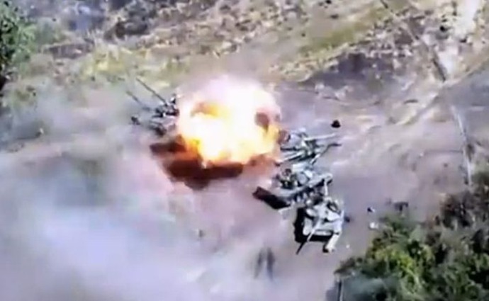 ロシア軍戦車21両、装甲車23両に損害…ウクライナ軍に重装備の援軍到着か？！