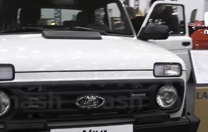 ロシアモーターショー、新型ラーダを展示するも錆び・異音だらけ！