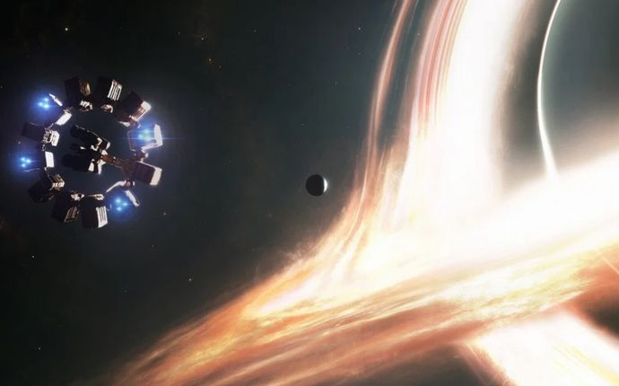 最高のSF映画はなんだと思う？…原作超えたという点では2010年とコンタクトかな！