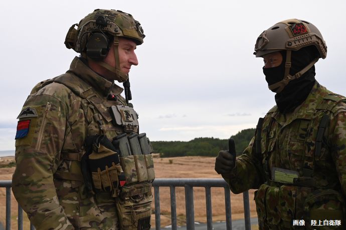 陸上自衛隊とイギリス陸軍、安全保障協力強化への協定を発効後、初の共同訓練を実施…王城寺原演習場！