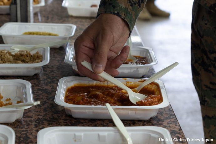 陸上自衛隊と米国防省が「MRE 戦闘糧食」試食会を実施！