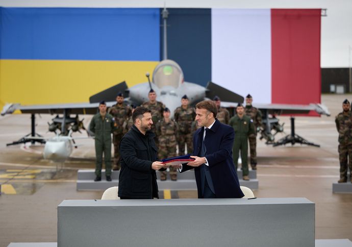 ウクライナ、フランス製のラファール戦闘機を最大100機購入へ！