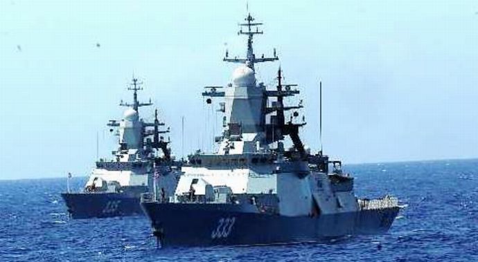 ロシア海軍のフリゲート艦2隻が尖閣諸島周辺の接続水域を航行…防衛省が警戒と監視！