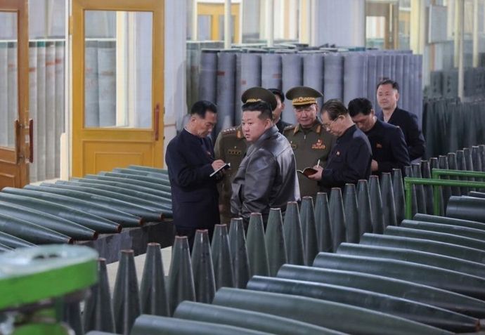 北朝鮮、ロシアに砲弾1200万発分を提供…コンテナ約2万8000個分と推定！