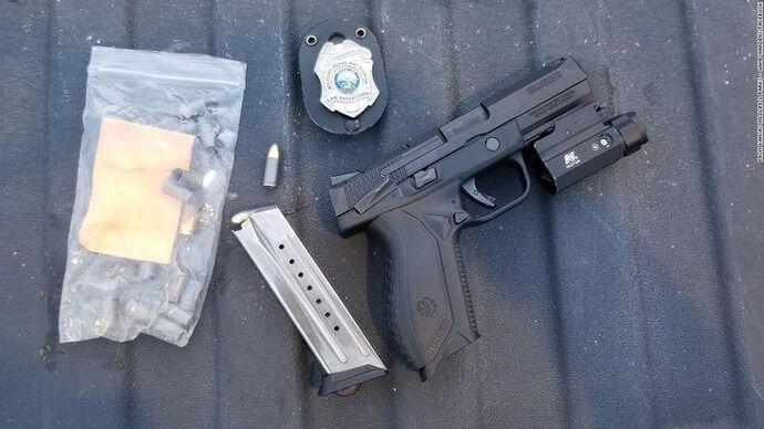 魚とりに「銃を使わないで」と当局が警告、9ミリ口径の拳銃を押収…米カンザス州！