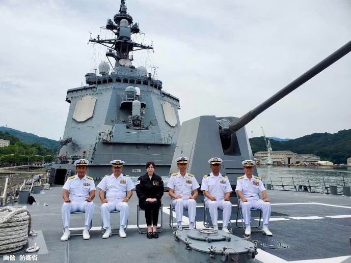 小野田防衛大臣政務官、海上自衛隊舞鶴地区を視察…イージス護衛艦「あたご」などで隊員を激励！