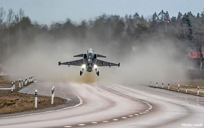 ゼレンスキー大統領はF-16戦闘機よりスウェーデン製「グリペン」を欲しがっている！