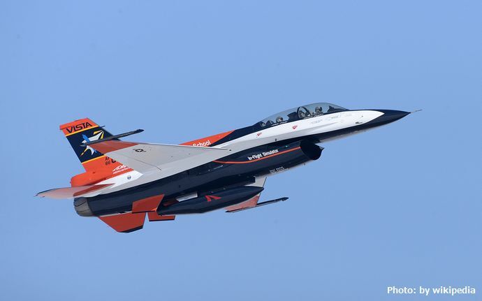 米国、AI(人工知能)に完全制御されたF16戦闘機での空中戦に成功…17時間以上、人の介入なしに離着陸・空中戦を行う！