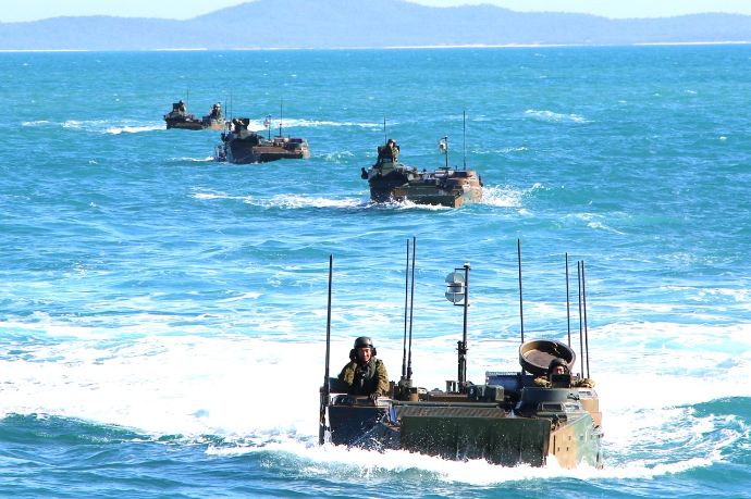 陸自水陸機動団、オーストラリアで水陸両用車やLCACを使用した上陸訓練を実施！