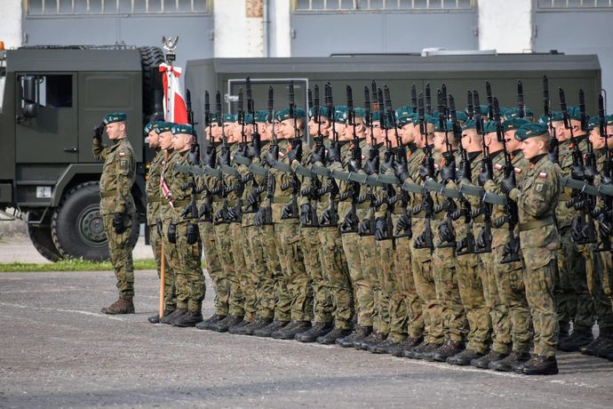 ポーランド軍が中国製EVの軍事基地への進入禁止を検討…中国側は反発！