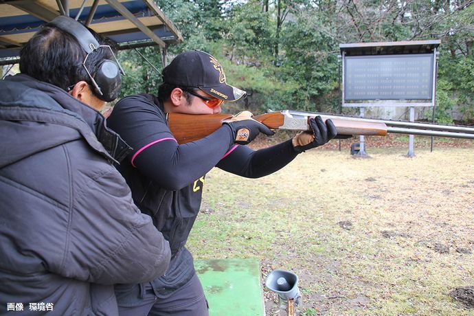 環境省、市街地でのクマ「緊急銃猟」指針公表…発砲までの手順示す！