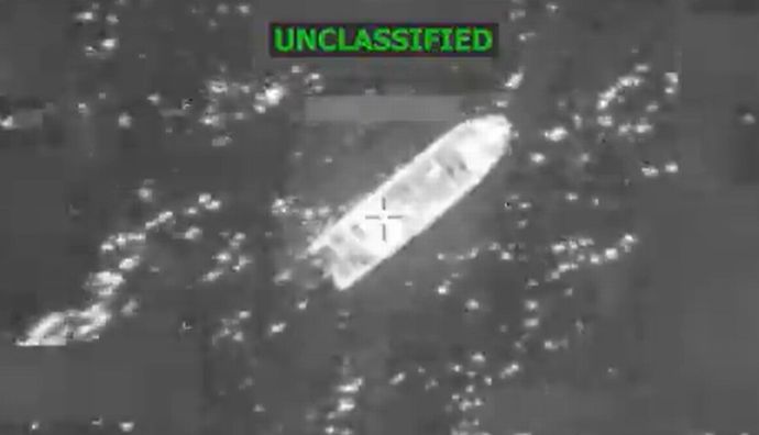 トランプ米政権、エクアドル軍の麻薬拠点爆撃を支援…訓練キャンプを爆撃！