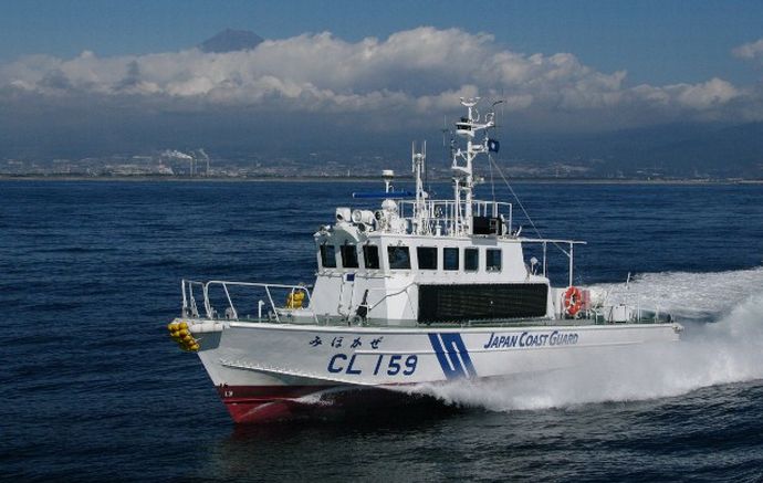 海洋調査船で釣りの男性研究者がタチウオにかまれ負傷…海保巡視艇が緊急搬送！