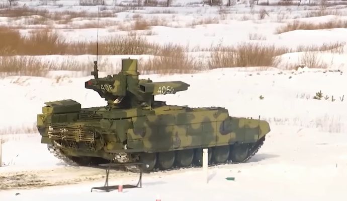 ロシア軍に10両しかない戦車支援戦闘車「BMPT-72 ターミネーター2」が爆破された…専門家は「中途半端すぎる」と低評価！