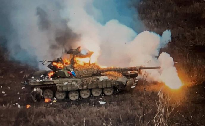 ロシア軍大損害、兵士1130人、戦車25両、装甲車24両、長距離砲38門に損害…ウクライナ国防省発表！