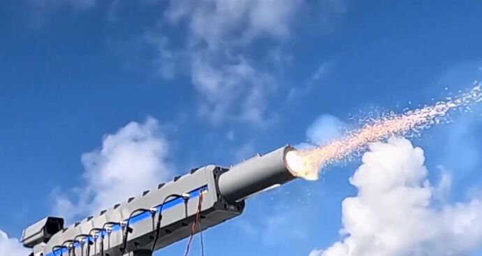 海上自衛隊、艦艇に「レールガン」を搭載して洋上射撃試験を実施… マッハ6.75で極超音速で弾頭を発射！
