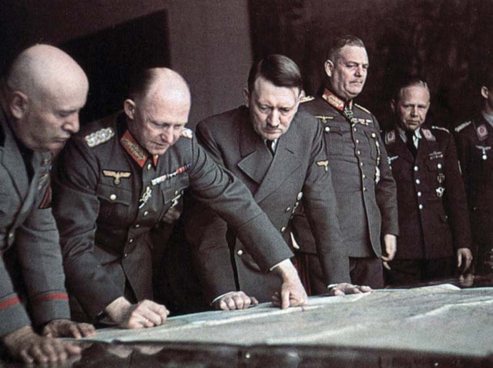 ヒトラーってなんで英仏に戦争仕掛けて、ソ連にも戦争仕掛けたんだ…両面作戦はアホやろ？！