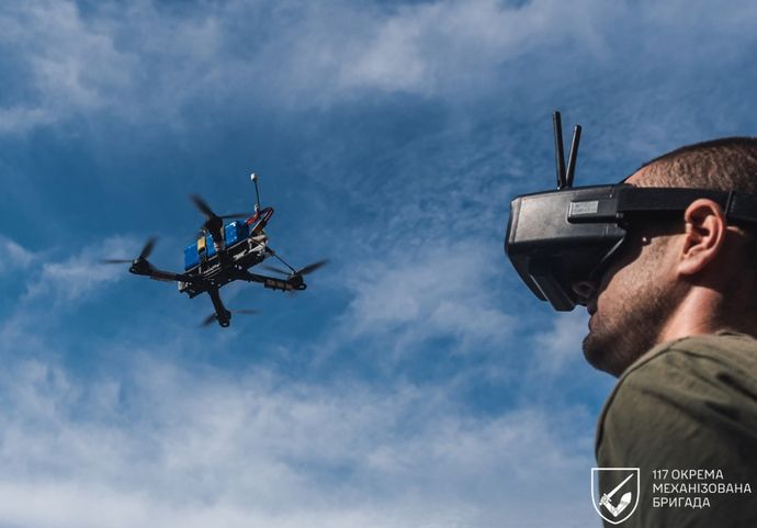 ロシア軍のFPVドローン用ゴーグルが使用中に次々と爆発…ウクライナ軍情報局が実行か？！