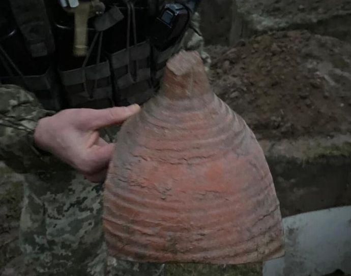 ウクライナ国境警備隊、防御施設建設中に古代ローマ時代の集落跡を発見！