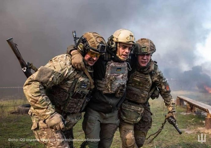 ロシア、激戦地バフムトを巡る戦闘だけで死傷者10万人超…米高官！