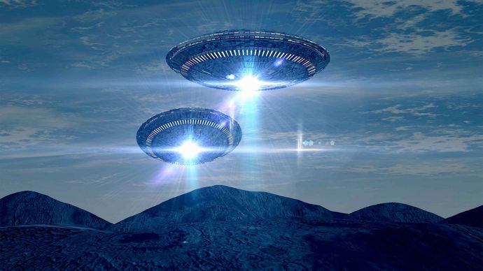 ufo-flies-over-the-mountains