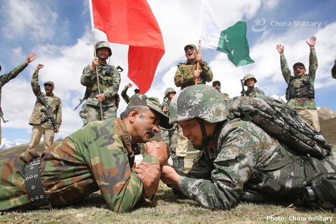 中国とパキスタンの軍事協力強化、新たな分野に拡大を…李国防相とニアジ海軍参謀長が会談！