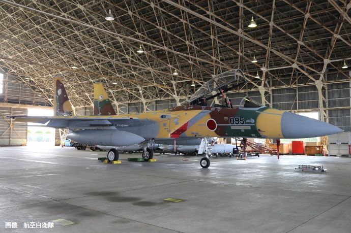 飛行教導群(アグレッサー)のF-15戦闘機095号機が新迷彩塗装となって初フライトを実施…空自小松基地！