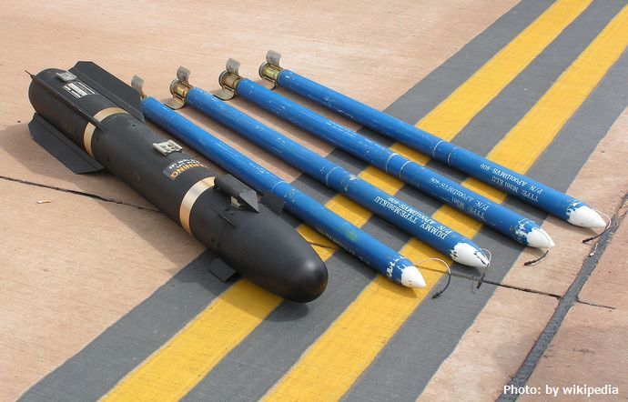 米国がウクライナへ搬送停止した物品リスト…AGM-114「ヘルファイア」・AIM-7「スパロー」etc！
