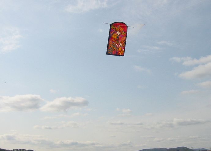 凧を空高く飛ばして発電する「空中風力発電システム」の導入が進められている！