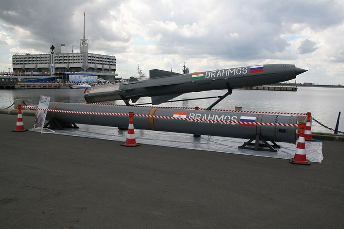 1280px-Brahmos_imds