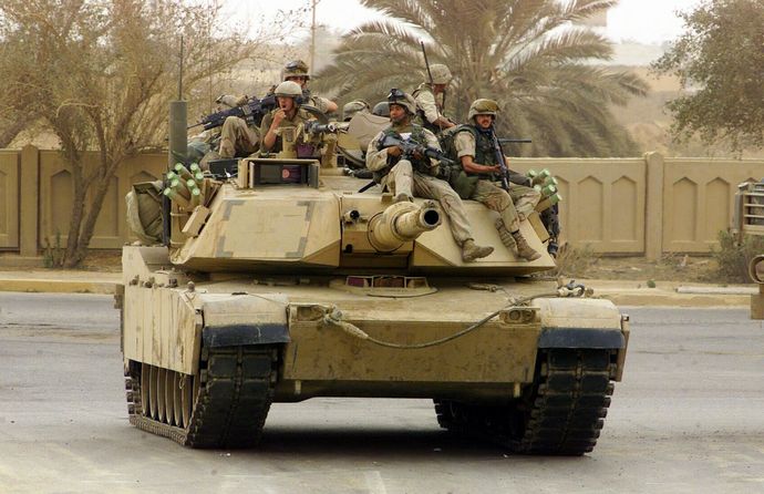 T-72の1両にタンクデサントできるのせいぜい1個分隊だろうけどM2は中に1分隊上に1分隊で歩兵が倍出てくる！