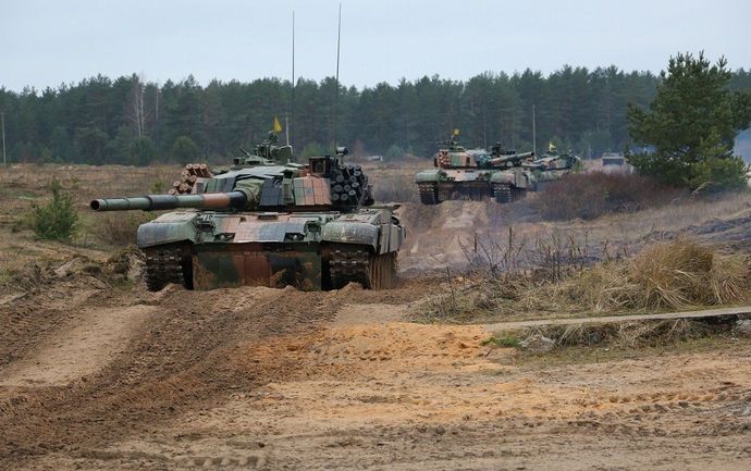 ウクライナ軍4個旅団(最大2万人・戦車90両・装甲車180両・MLRS120台・野砲80門 )で南部ザポリージャ州で攻撃行動！