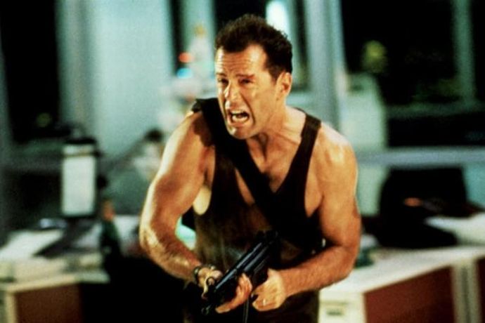  認知症で俳優引退のブルース・ウィリス、もう会話できず！