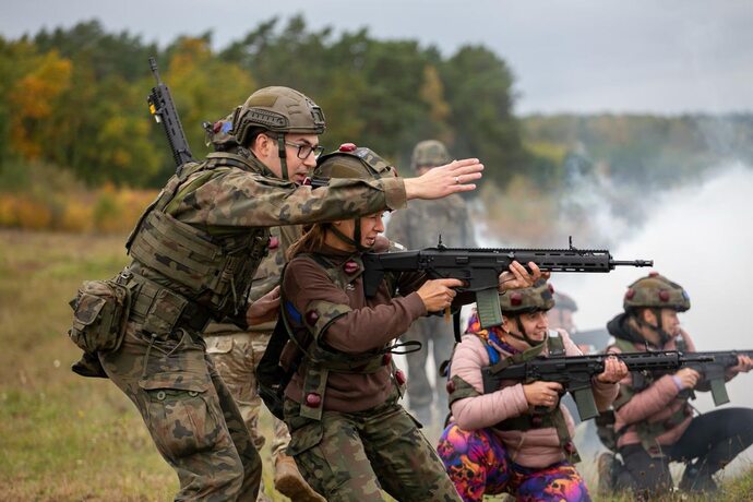 ポーランド陸軍主催の市民参加の体験イベント「軍隊とトレーニング(食事付き)」！