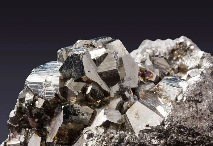 中国がレアアース巡りマレーシアに触手、採掘技術供与を提案…協力強化図る日米をけん制 ！