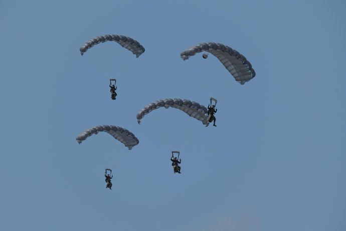 G9