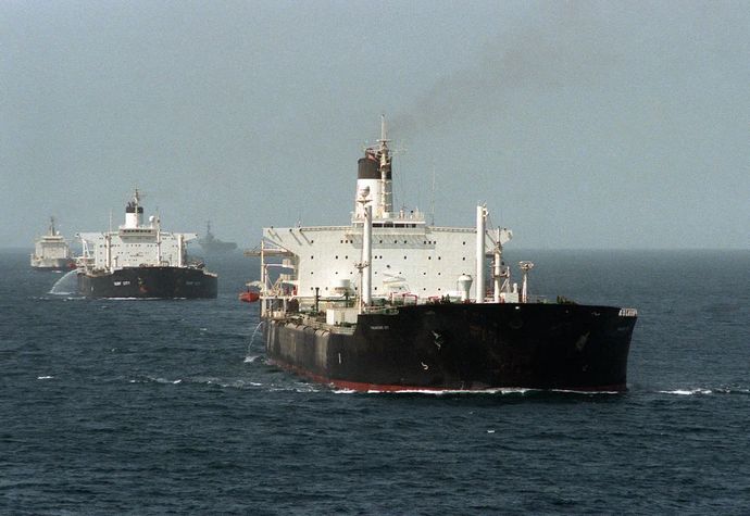 「まるで艦隊のよう」米国産原油に買い殺到…超大型タンカー70隻が米南部湾岸に向かい大行列！