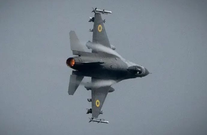 ウクライナに供与のF-16戦闘機が墜落しパイロットが死亡…ロシア軍ミサイル迎撃中に事故！