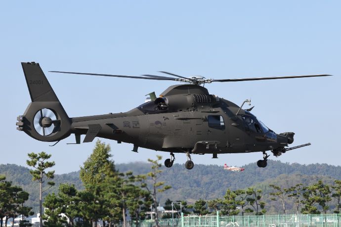 韓国陸軍、軽武装ヘリコプター「LAH-1 ミロン」を公開！