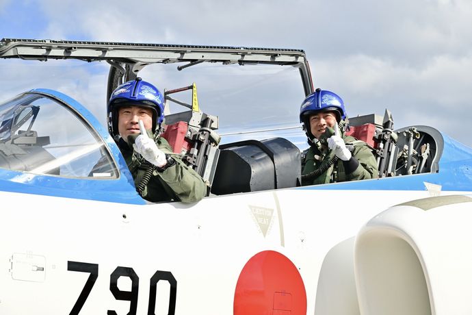 空自ブルーインパルスに搭乗した小泉進次郎防衛大臣が言いそうなこと！